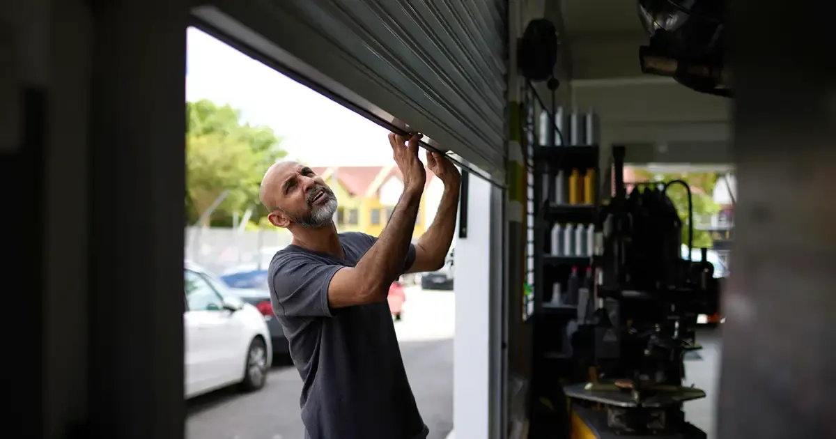 How to Lubricate a Garage Door