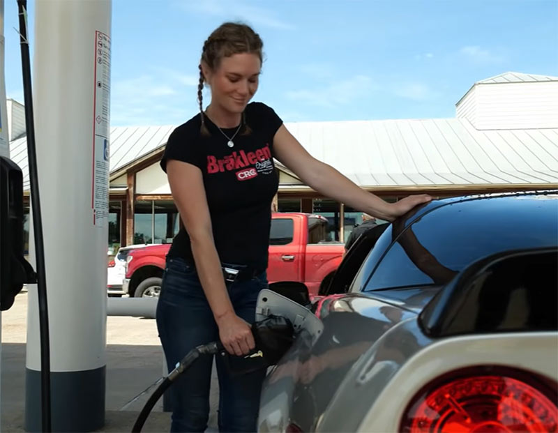 Emily Reeves Filling Up Gas
